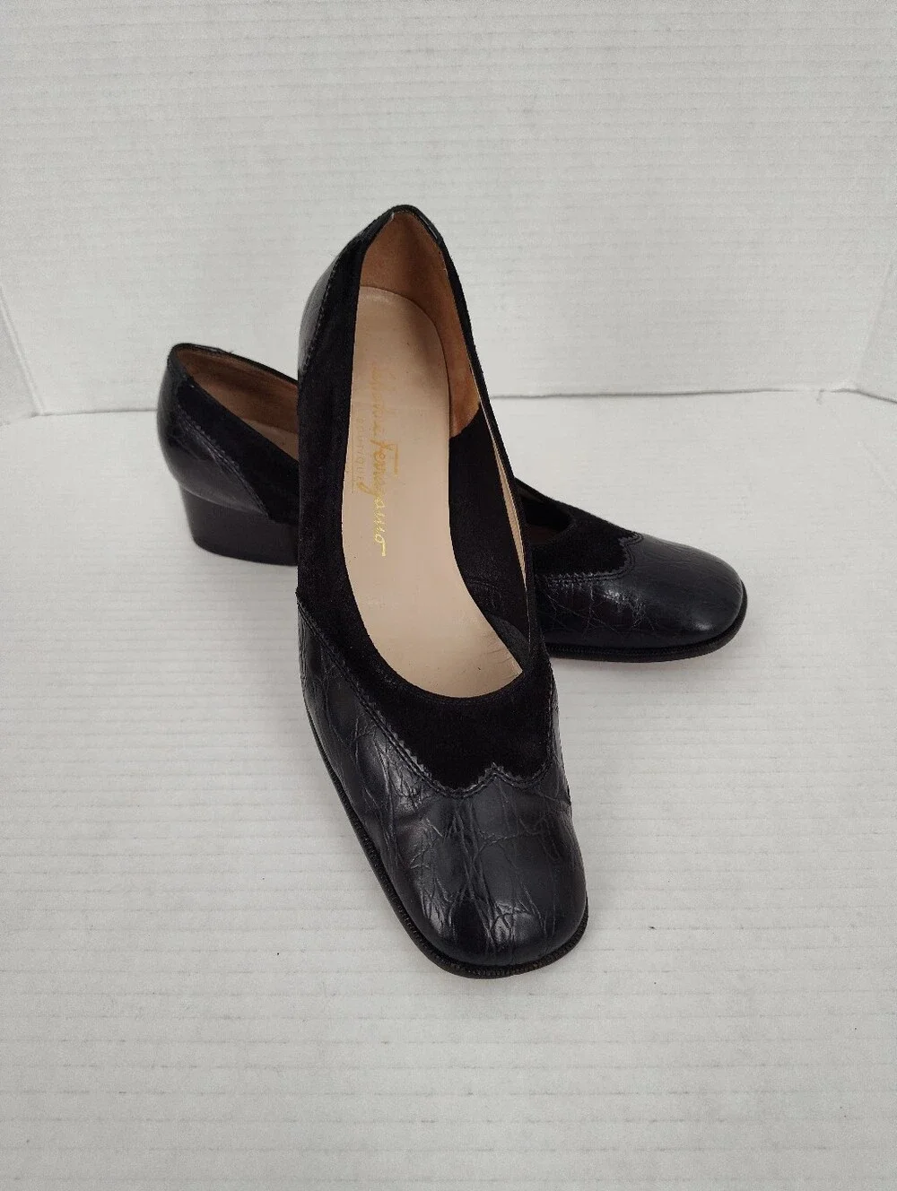 Salvatore FERRAGAMO Black Suede & Croc Leather Low Heel Spectator Pumps 8.5B